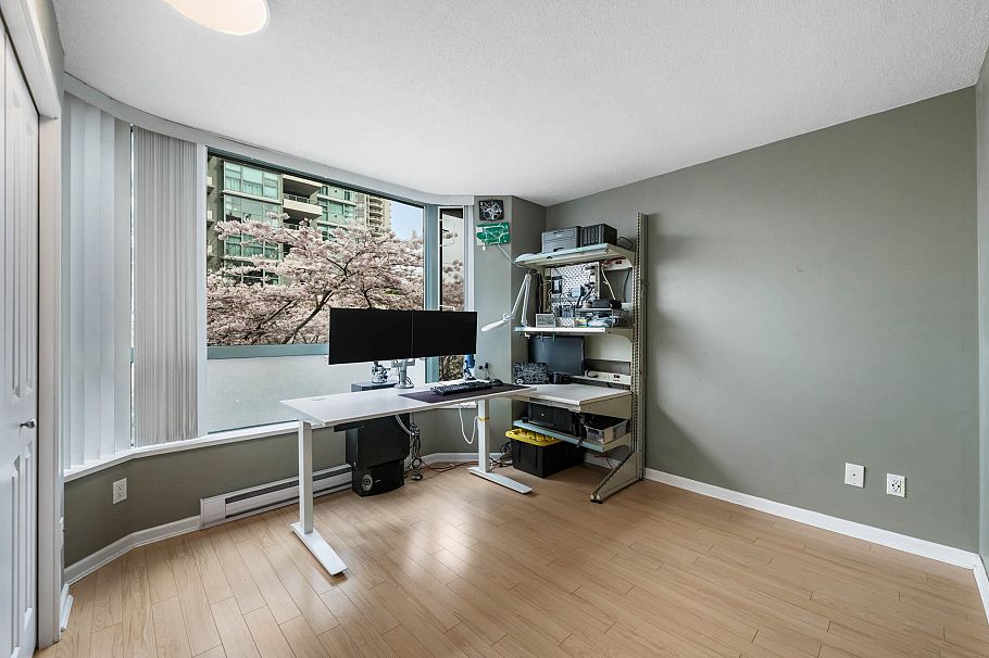 TH4 1889 Rosser Avenue Burnaby, BC - 23