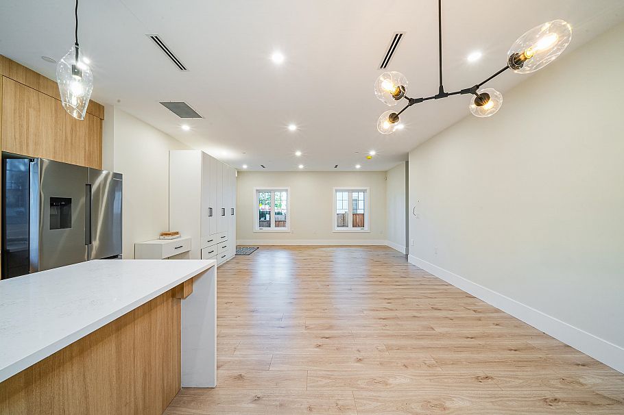 972 Park Drive Vancouver, BC - 37