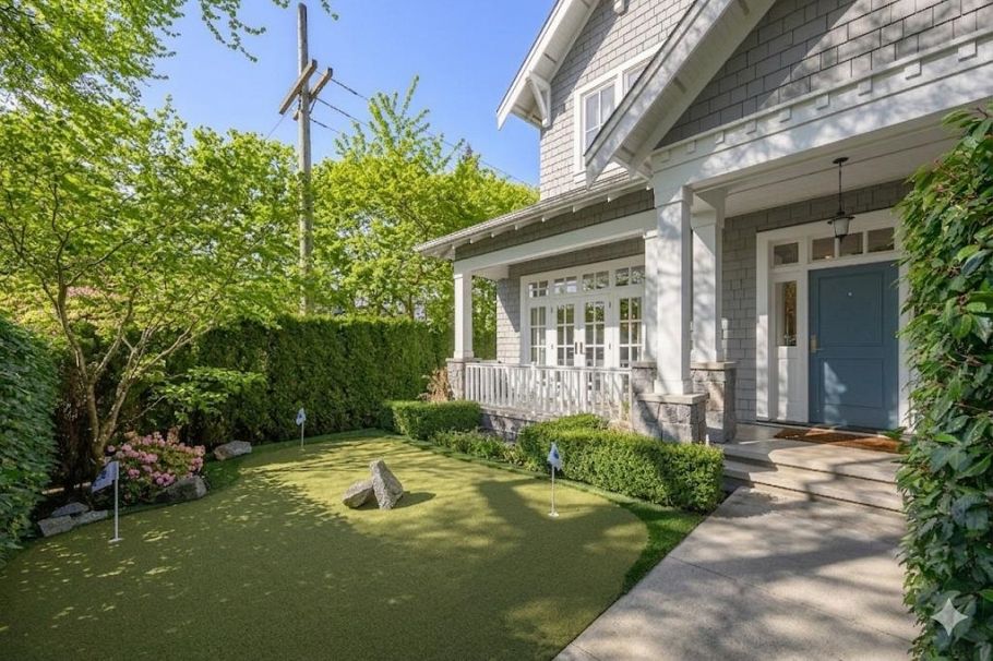 4297 W 11th Avenue Vancouver, BC - 3