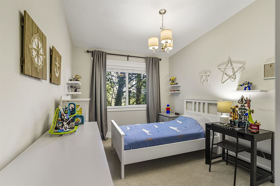 884 Wellington Drive North Vancouver, BC - 28