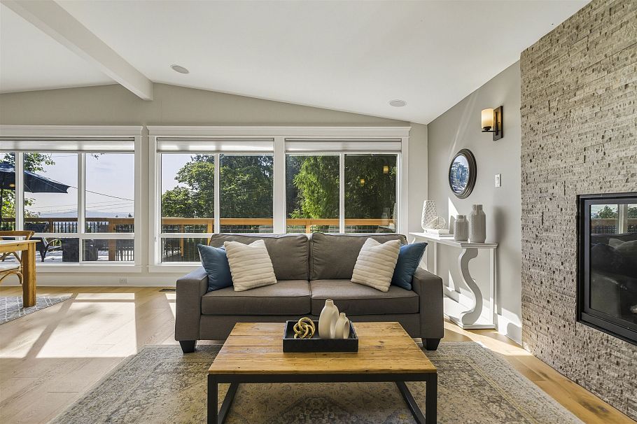 884 Wellington Drive North Vancouver, BC - 9