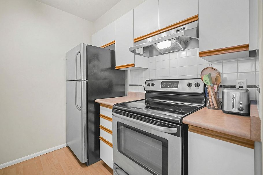 204 3168 Laurel Street Vancouver, BC - 10