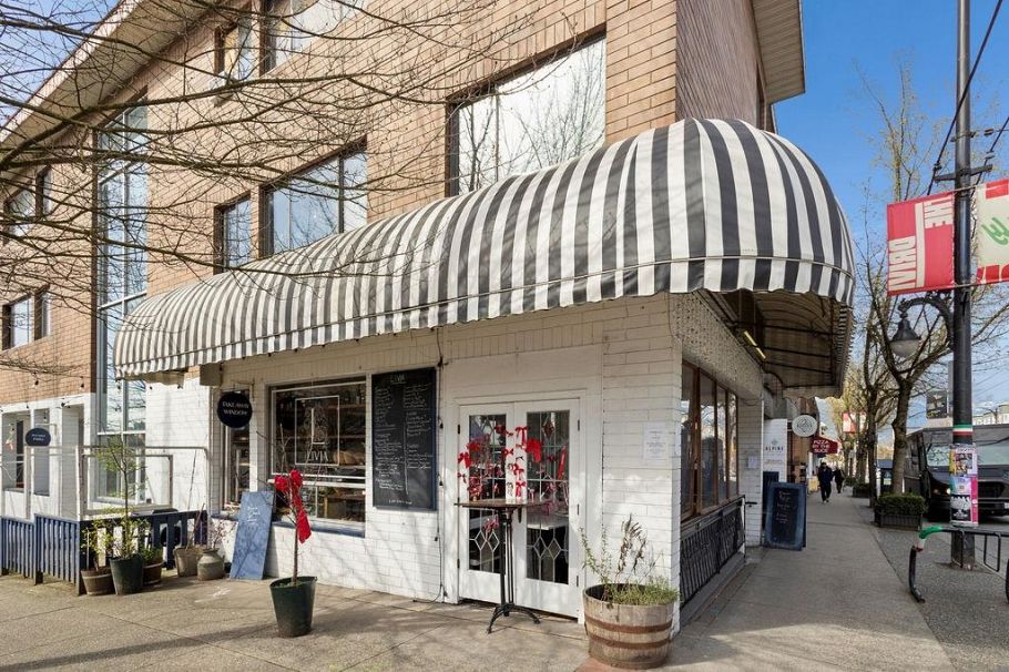 1 3393 Victoria Drive Vancouver, BC - 32