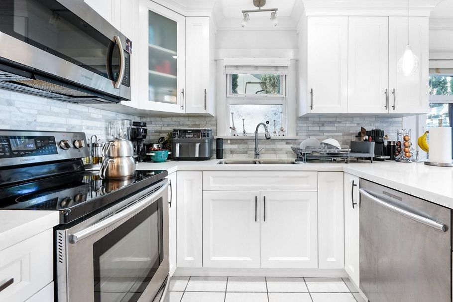 38 889 Tobruck Avenue North Vancouver, BC - 23