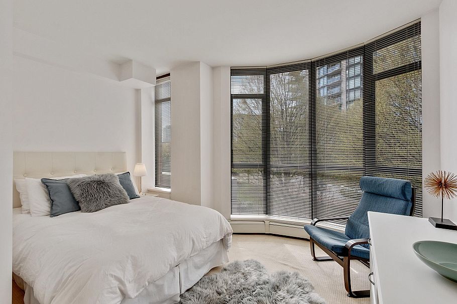 168 W 1st Street North Vancouver, BC - 12