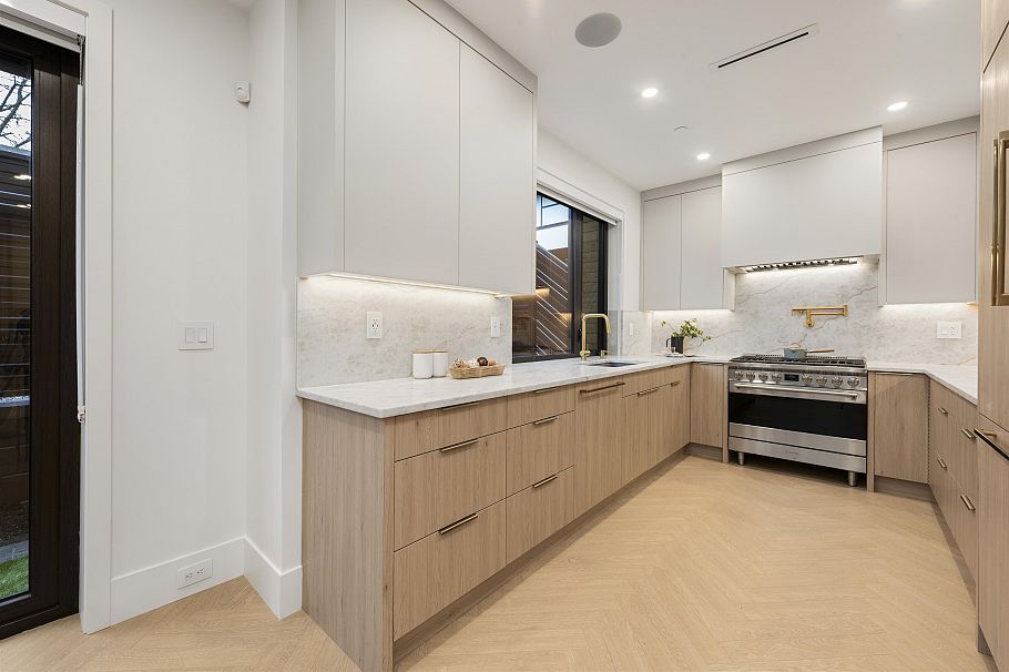 2 3393 Victoria Drive Vancouver, BC - 8