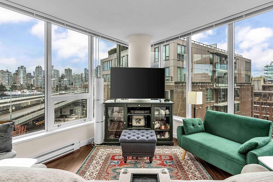 704 445 W 2nd Avenue Vancouver, BC - 1