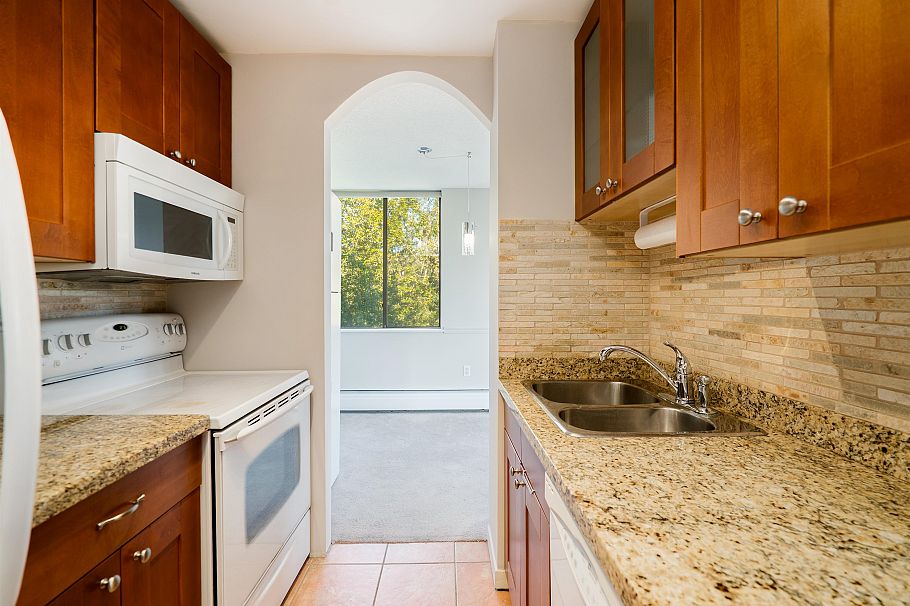 1404 2008 Fullerton Avenue North Vancouver, BC - 4