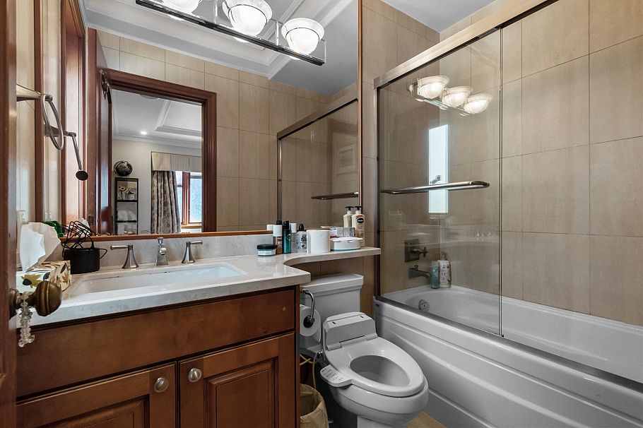 1155 W 54th Avenue Vancouver, BC - 16