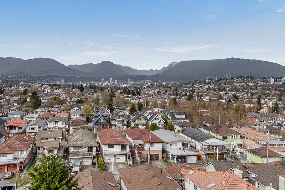 2958 E 4th Avenue Vancouver, BC - 8