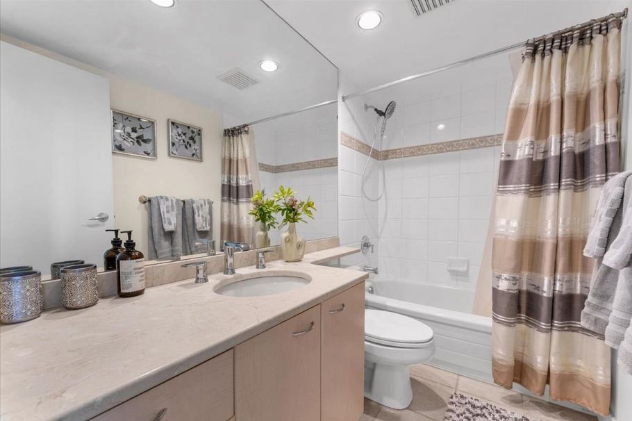 2011 1331 Alberni Street Vancouver, BC - 25