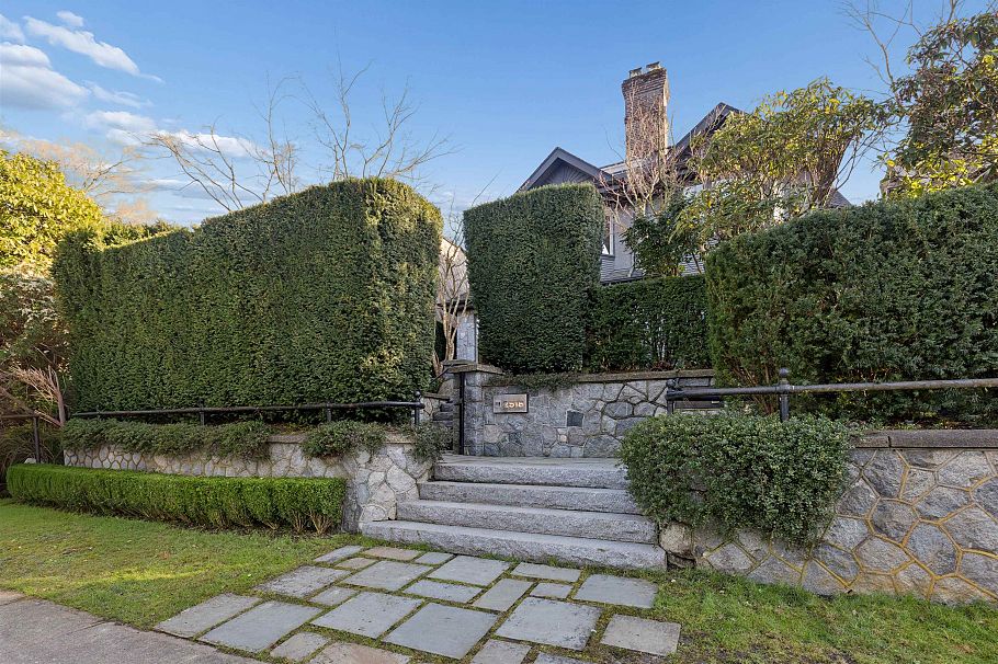 2518 Point Grey Road Vancouver, BC - 38