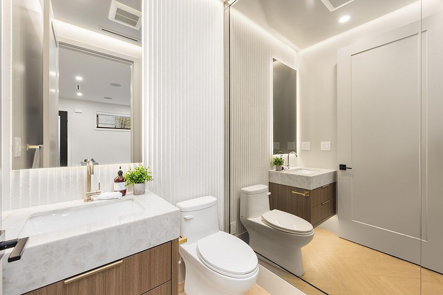 2 3393 Victoria Drive Vancouver, BC - 14