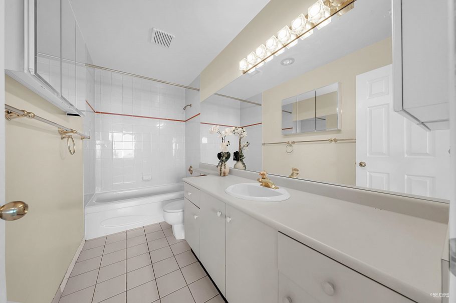 2301 5885 Olive Avenue Burnaby, BC - 23