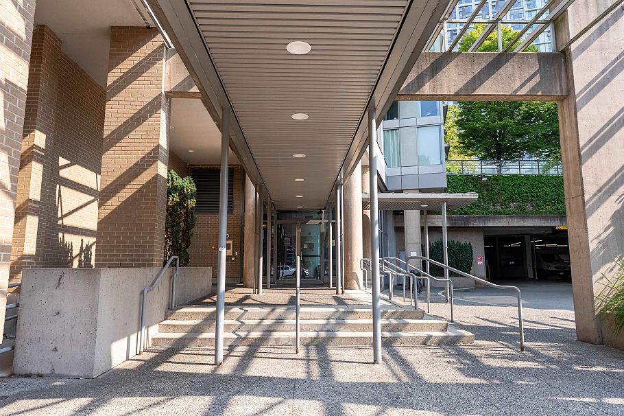 2605 1008 Cambie Street Vancouver, BC - 28