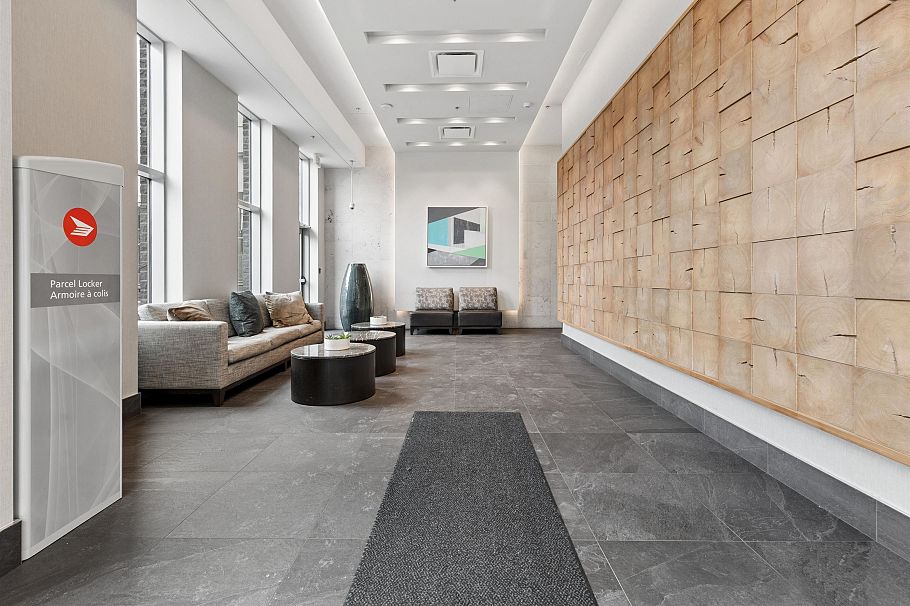 303 150 W 15th Street North Vancouver, BC - 36