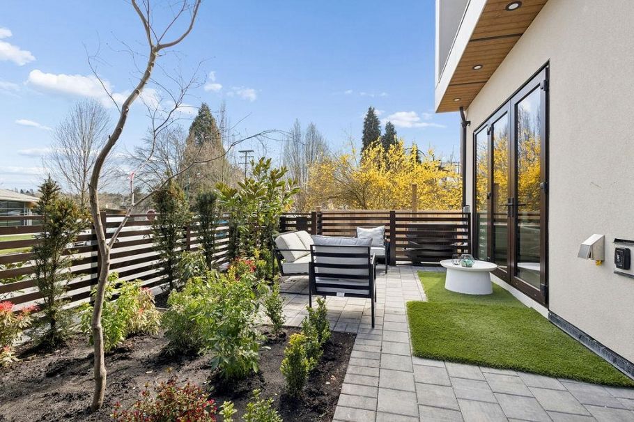 1 3391 Victoria Drive Vancouver, BC - 25