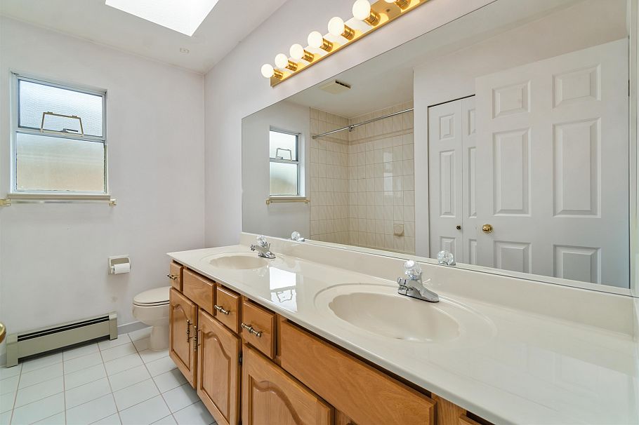 2667 E 47th Avenue Vancouver, BC - 12