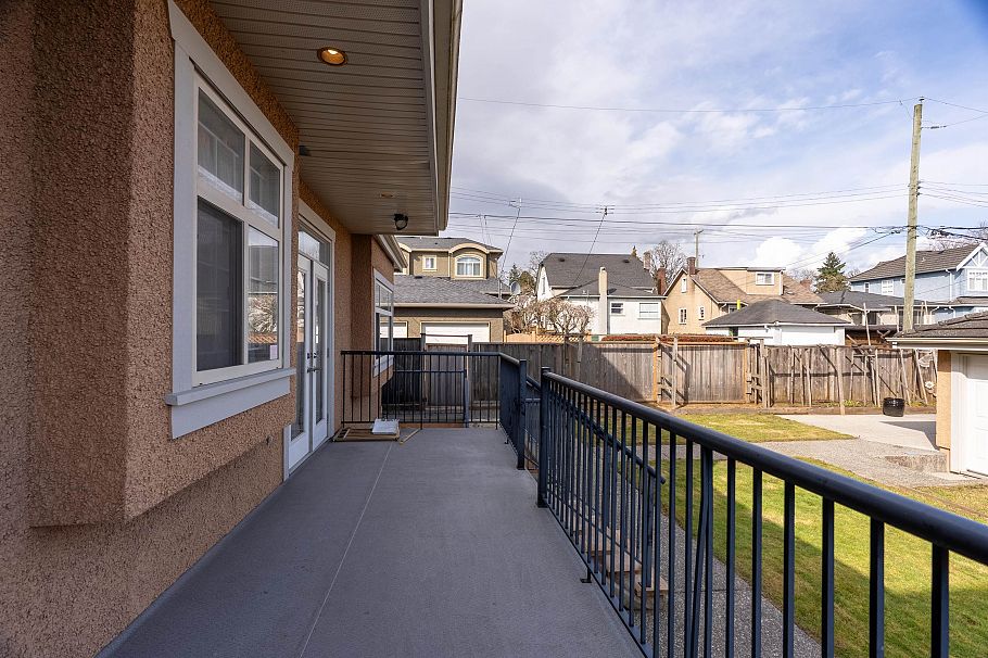 8038 Selkirk Street Vancouver, BC - 27