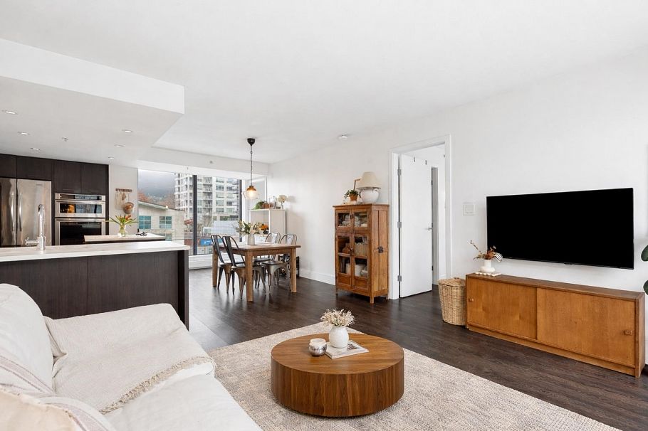 303 150 W 15th Street North Vancouver, BC - 13