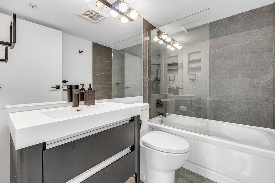 505 928 Richards Street Vancouver, BC - 15