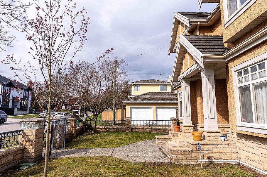 8038 Selkirk Street Vancouver, BC - 29