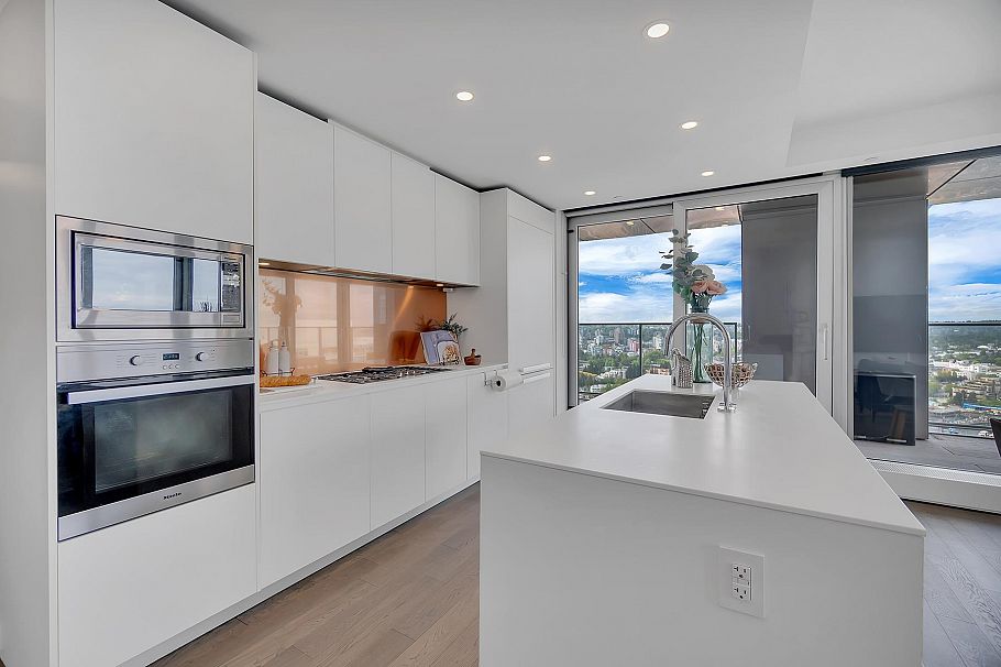 3602 1480 Howe Street Vancouver, BC - 3