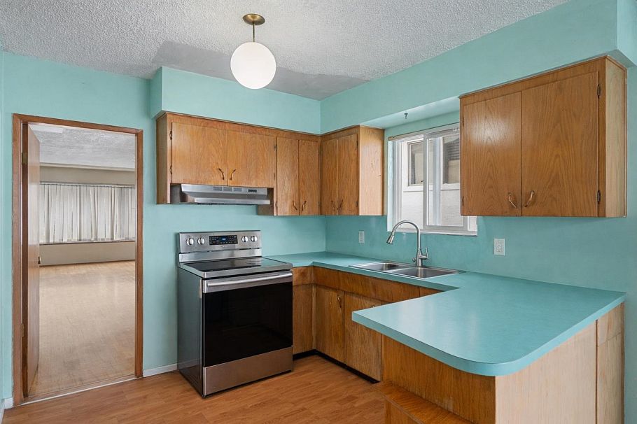 657 E 57th Avenue Vancouver, BC - 10