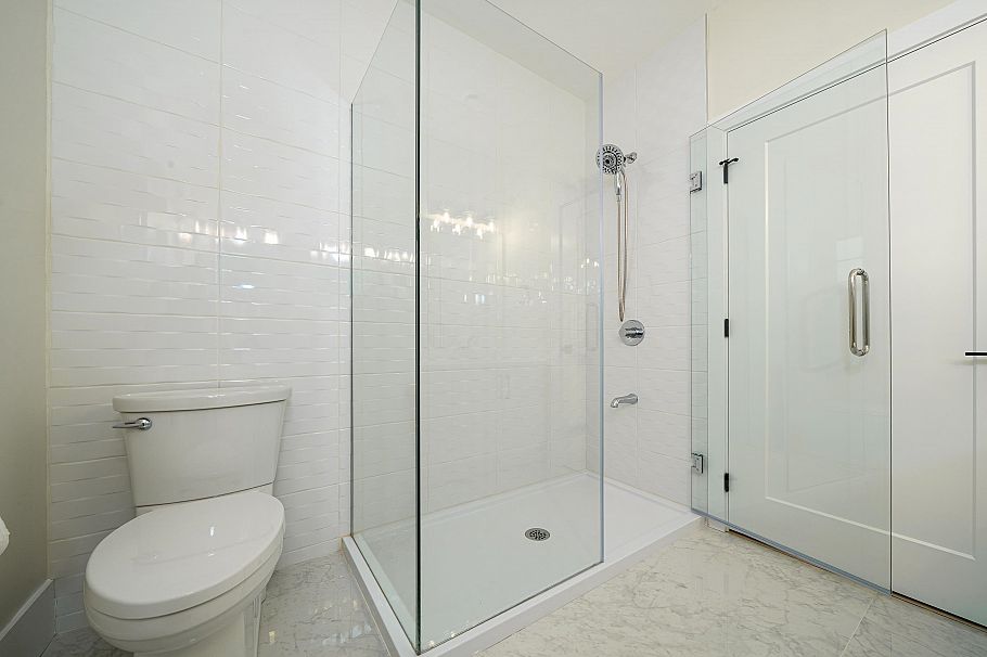 972 Park Drive Vancouver, BC - 30