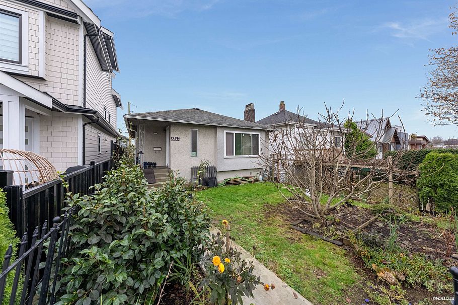 3342 Adanac Street Vancouver, BC - 15