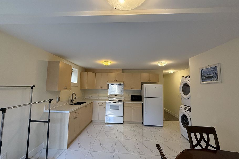 Basement Suite 44XX HUXLEY AVENUE, Burnaby BC V5G 3E9 Burnaby, BC - 14