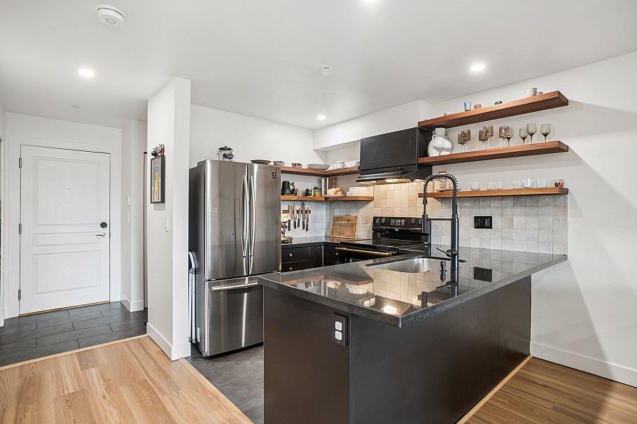 218 4550 Fraser Street Vancouver, BC - 10