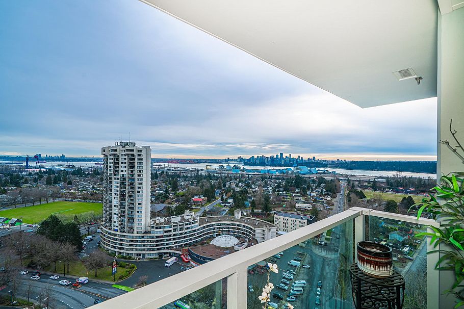 2102 1632 Lions Gate Lane North Vancouver, BC - 1