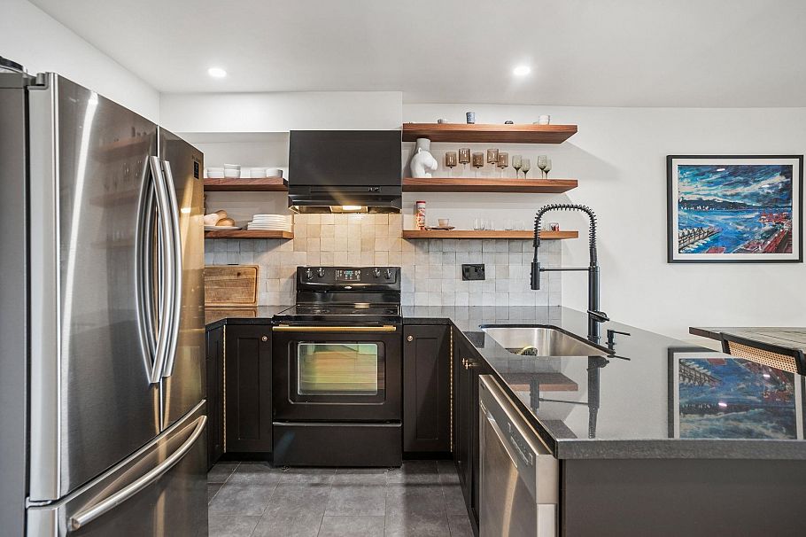 218 4550 Fraser Street Vancouver, BC - 11