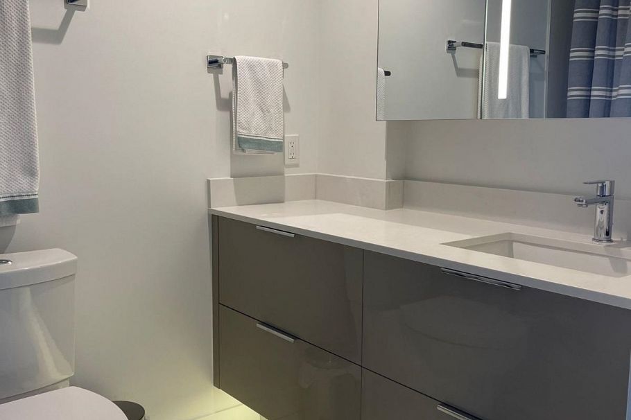 2005 1401 Hunter Street North Vancouver, BC - 24