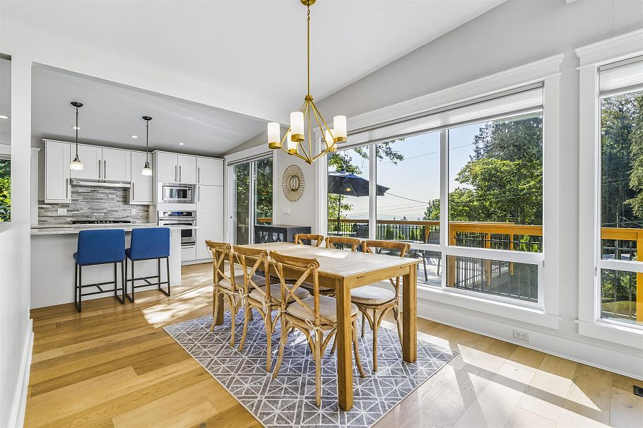 884 Wellington Drive North Vancouver, BC - 1