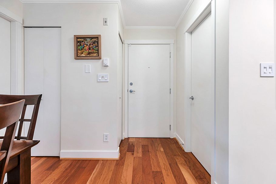 102 736 W 14th Avenue Vancouver, BC - 8