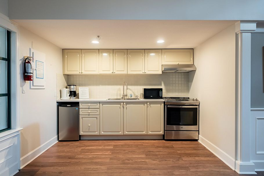 205 3788 W 8th Avenue Vancouver, BC - 22