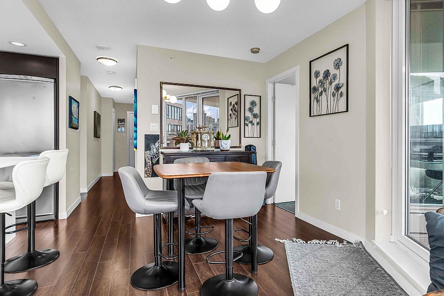 704 445 W 2nd Avenue Vancouver, BC - 5