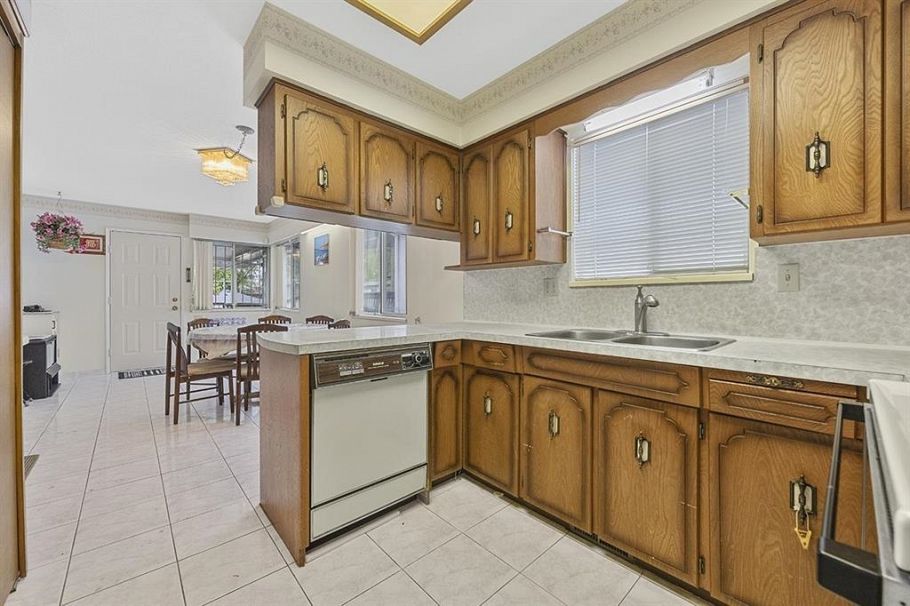 919 E 39th Avenue Vancouver, BC - 35