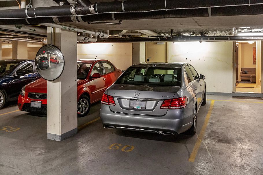 168 W 1st Street North Vancouver, BC - 30