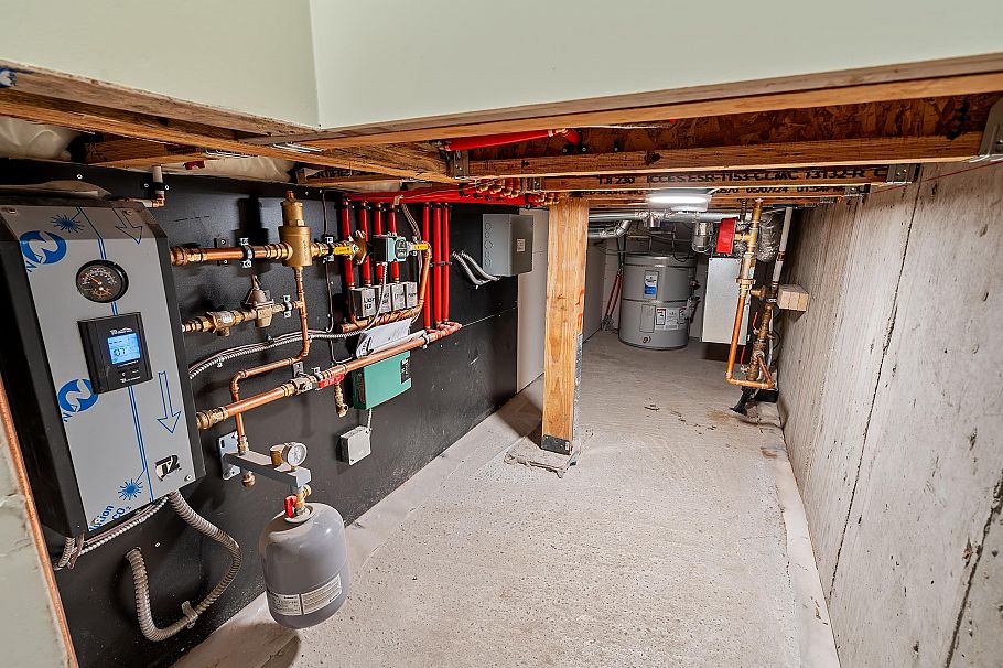 1 2091 E 20th Avenue Vancouver, BC - 37