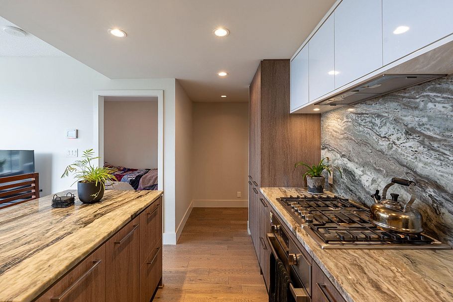 1702 680 Seylynn Crescent North Vancouver, BC - 8