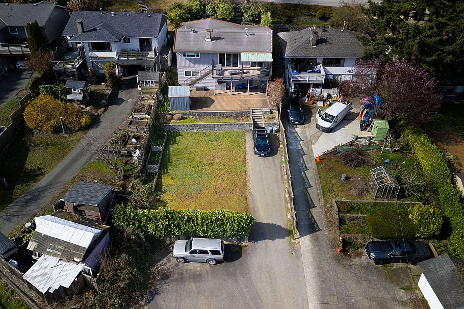 943 Shavington Street North Vancouver, BC - 38