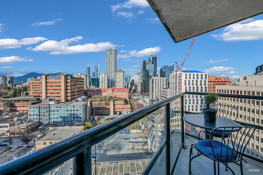 1501 1003 Burnaby Street Vancouver, BC - 3