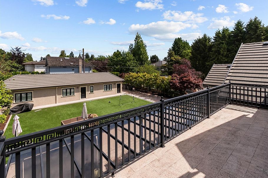 1155 W 54th Avenue Vancouver, BC - 22