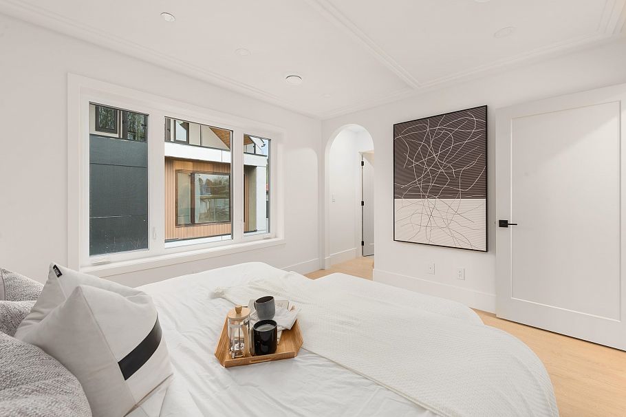 1 3393 Victoria Drive Vancouver, BC - 18