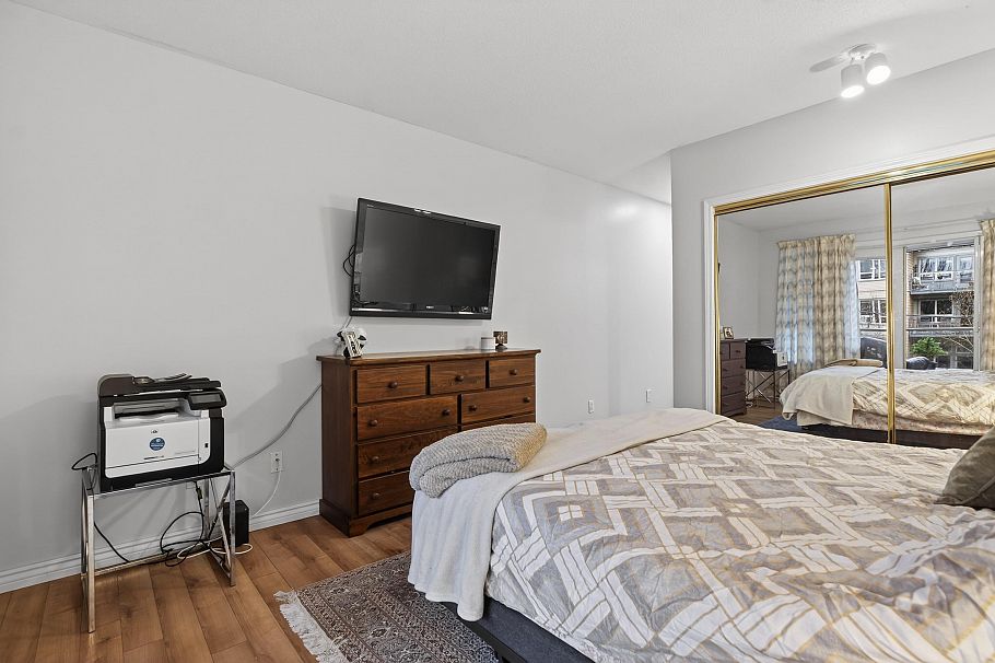 205 3151 Woodbine Drive North Vancouver, BC - 16