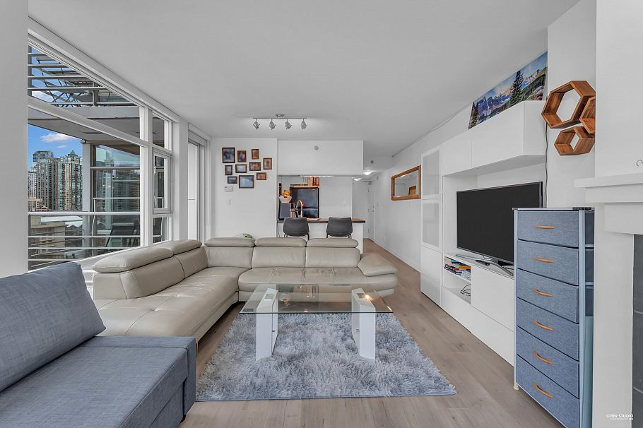 1506 1199 Marinaside Crescent Vancouver, BC - 9