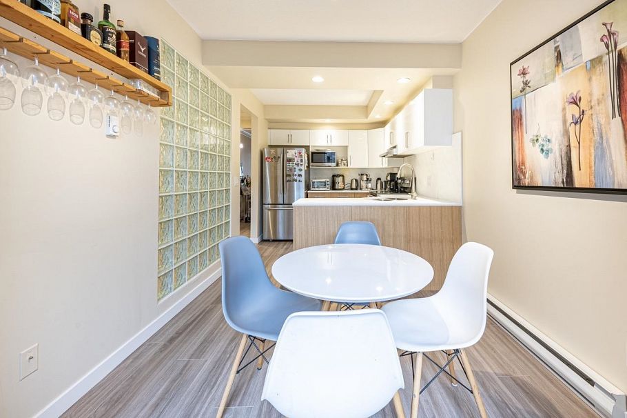 206 3151 Woodbine Drive North Vancouver, BC - 4